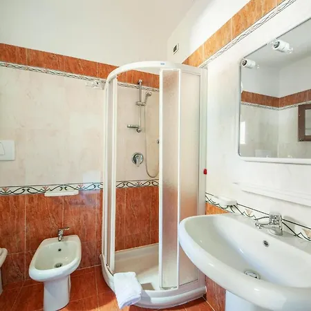 Apartment 1 Bedroom Amazing In Golfo Aranci