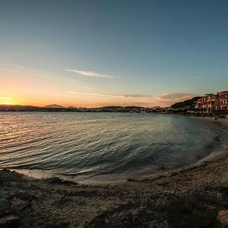 1 Bedroom Amazing In Apartment Golfo Aranci