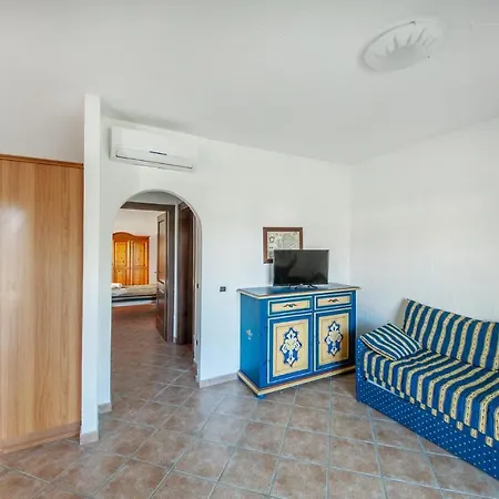 1 Bedroom Amazing In Golfo Aranci