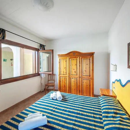 Appartamento 1 Bedroom Amazing In Golfo Aranci